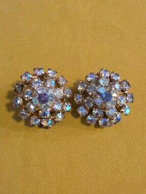 Unmarked Vintage Aurora Borealis (AB) Rhinestone Cluster Clip-On Earrings